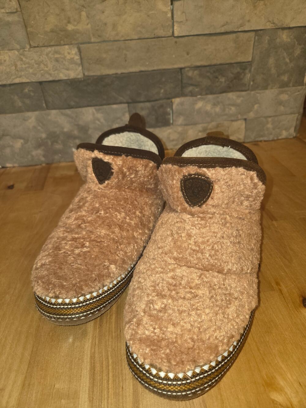 Ariat Women's Fleece Bootie Slippers Brown Size XS Extra Small Great Condition